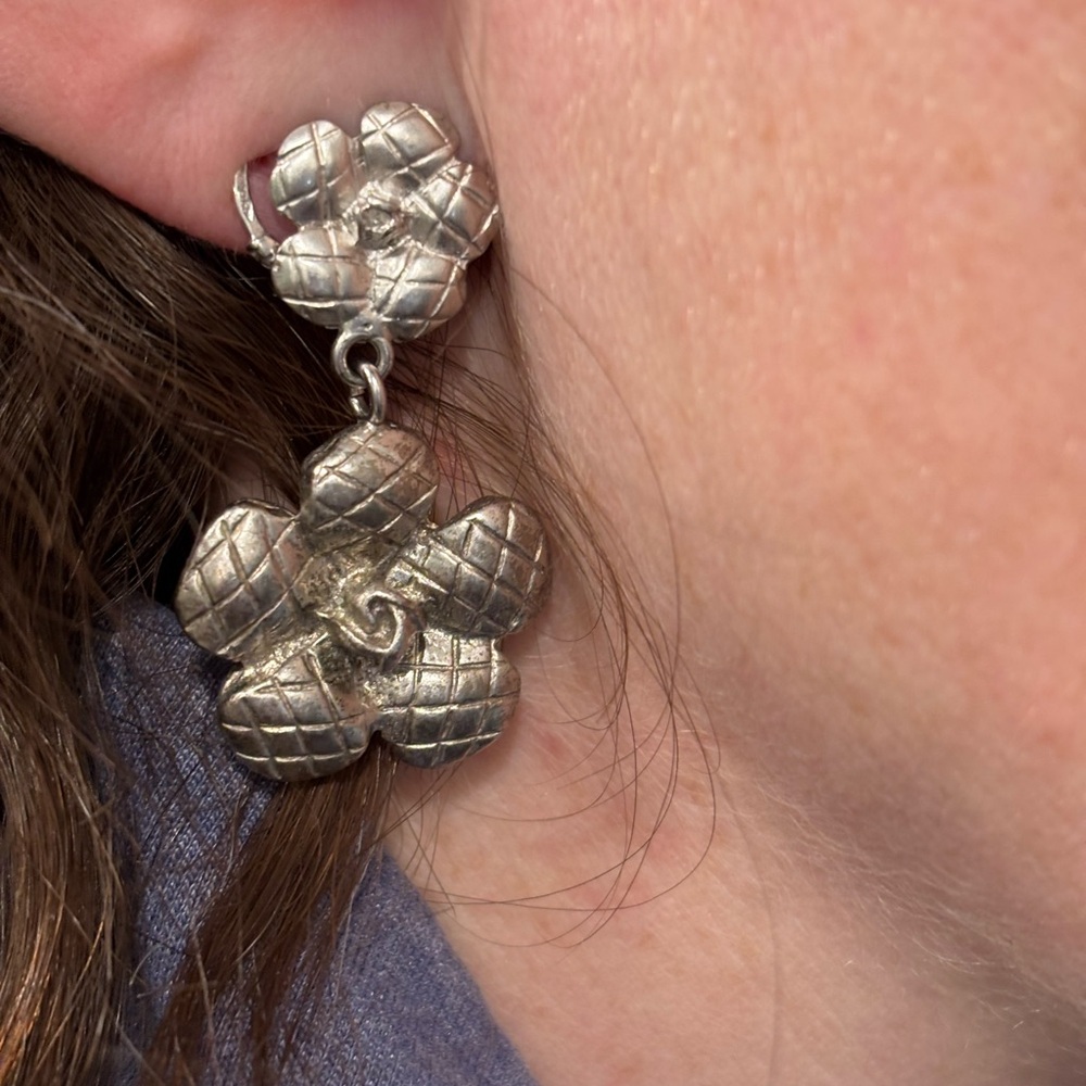 CHANEL Vintage Camellia Drop Clip-On Earrings COA - Picture 8 of 8